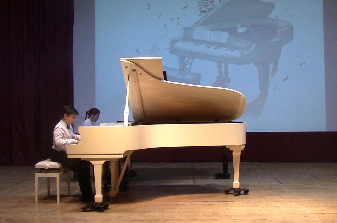 25 апреля  в нашей школе состоялся  отчётный концерт фортепианного отдела.