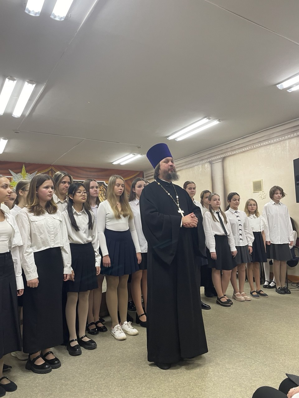 14 января в нашей школе прошёл концерт «Праздник РОЖДЕСТВО ХРИСТОВО».