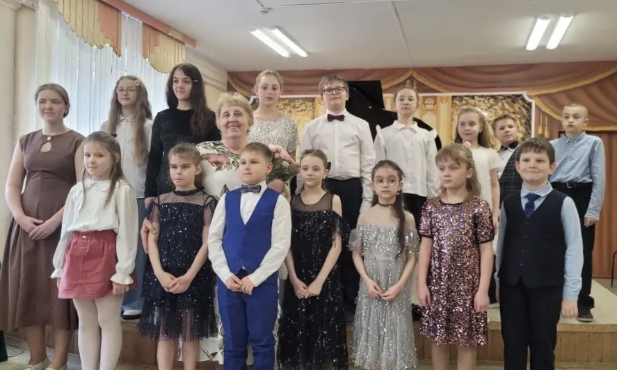 16 мая в нашей школе прошёл концерт учеников класса преподавателя Куликовой Т. И.
